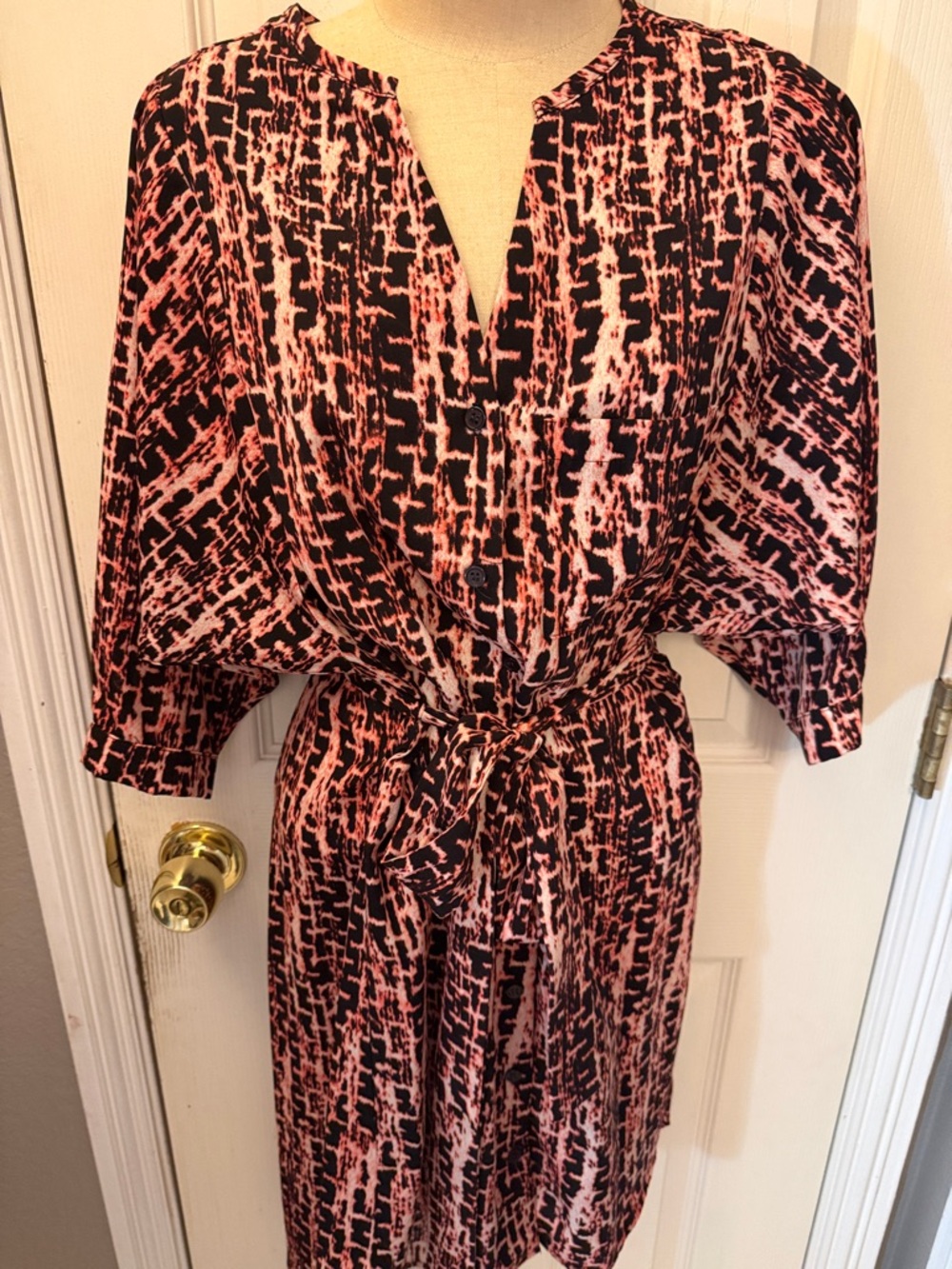 Collective Concepts Pink and Black Tie-Waist Printed Shirt Dress